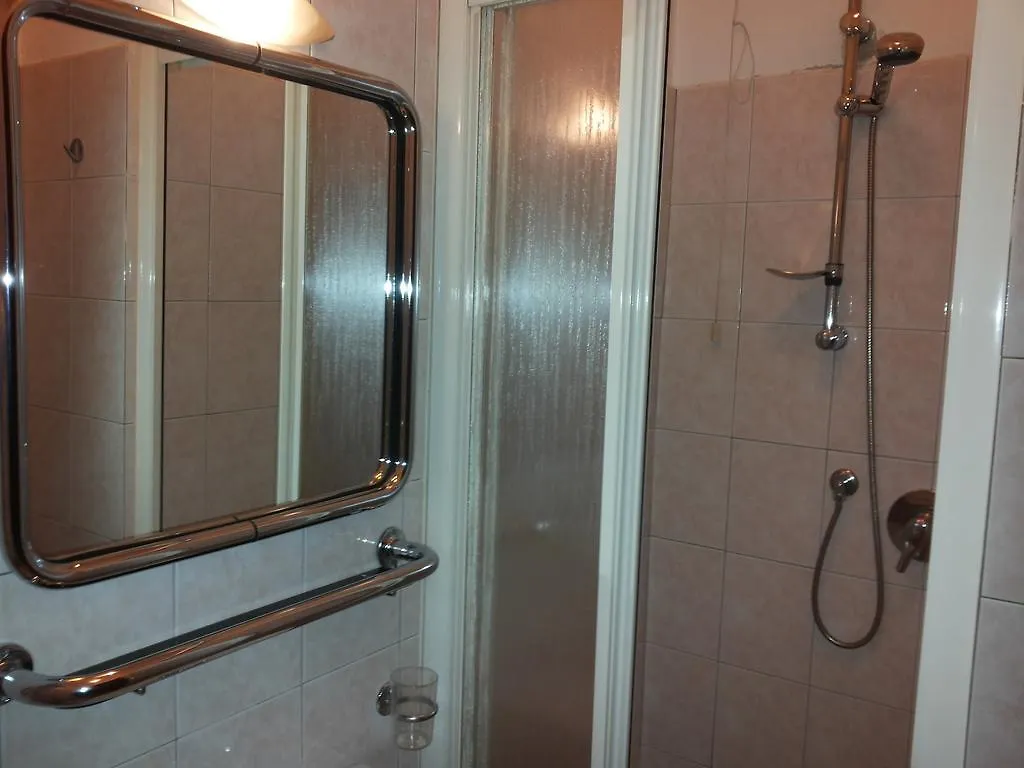 Hotel Le Querce Milánó 2*,